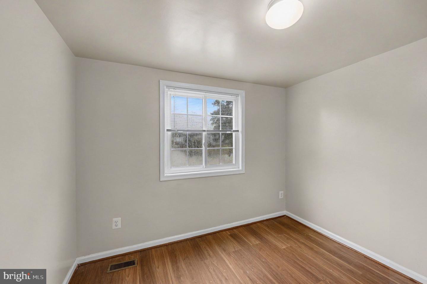 8309 Pondside Ter Property Photo 16