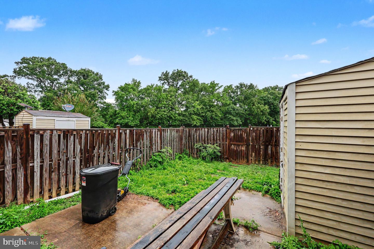 8309 Pondside Ter Property Photo 27