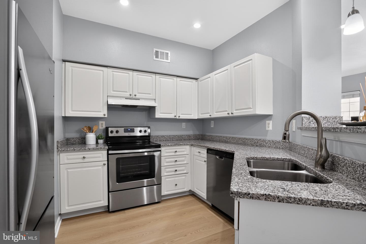 8073 Genea Way #3 Property Photo 6