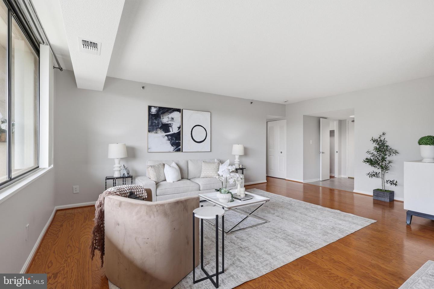 3713 S George Mason Dr #404 Property Photo 4