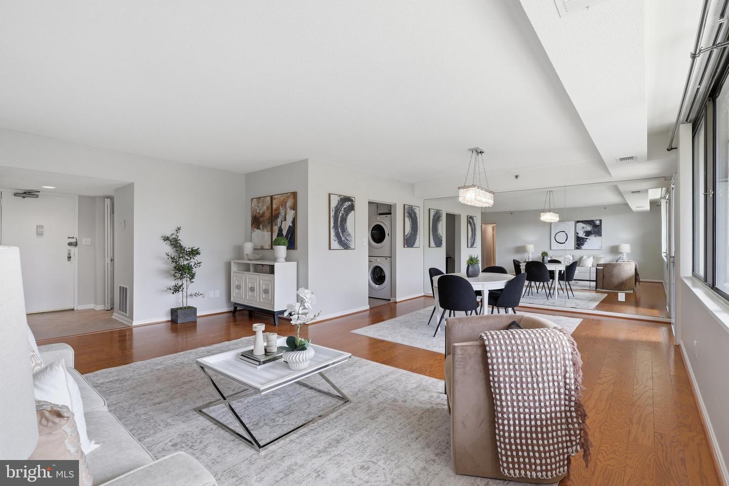 3713 S George Mason Dr #404 Property Photo 6