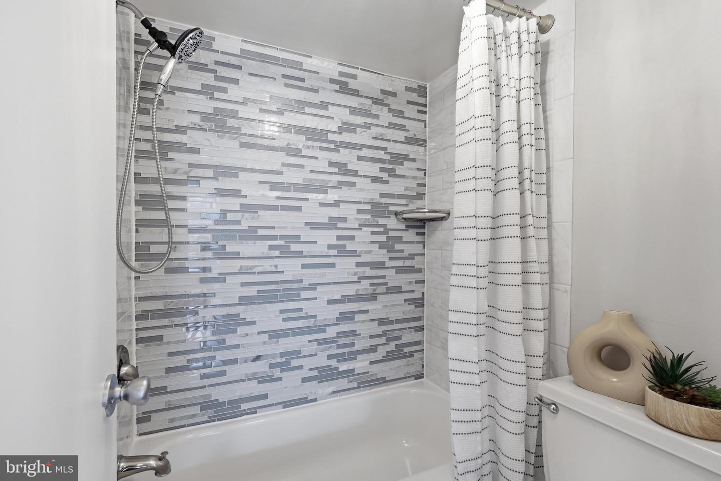 3713 S George Mason Dr #404 Property Photo 22