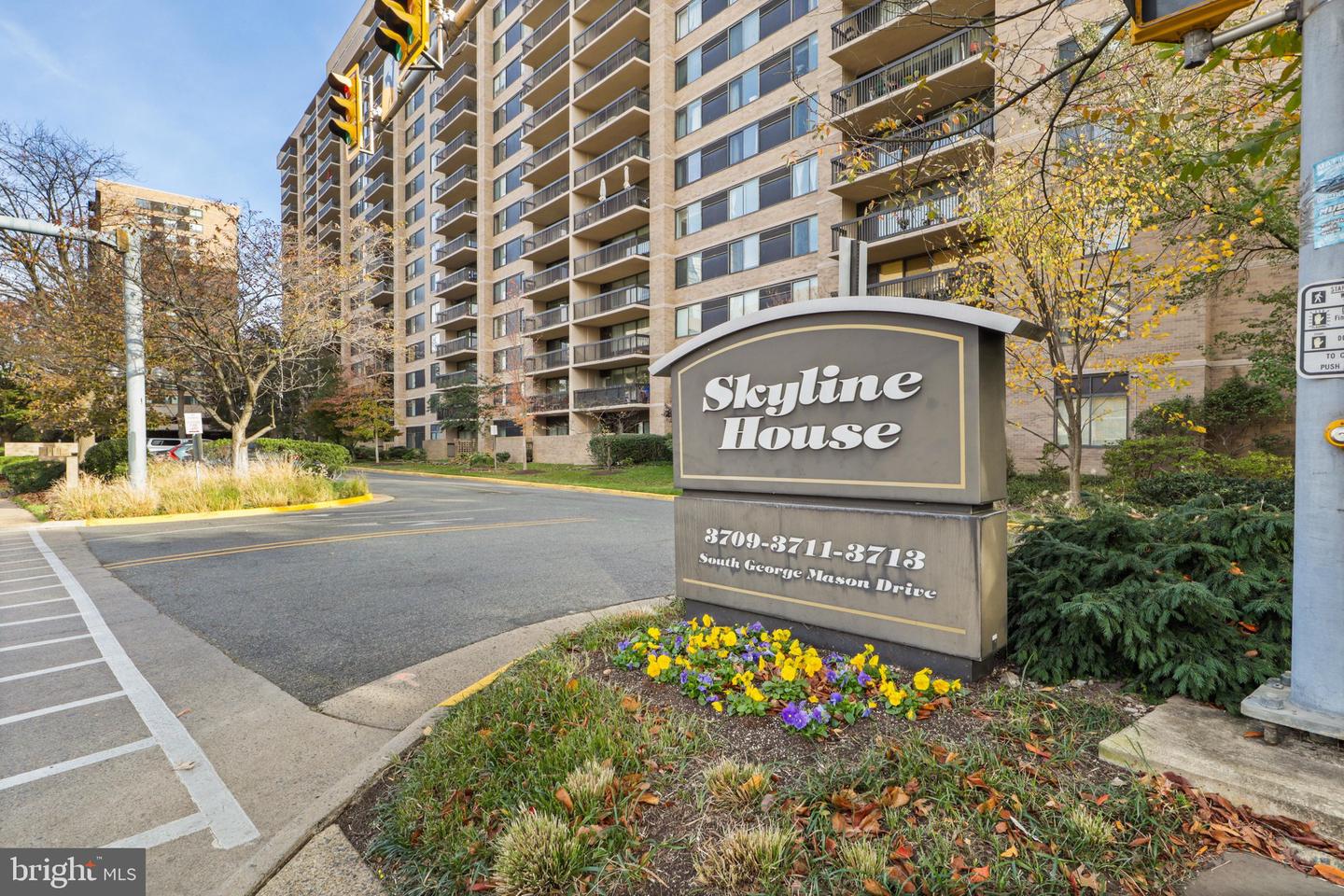 3713 S George Mason Dr #404 Property Photo 34