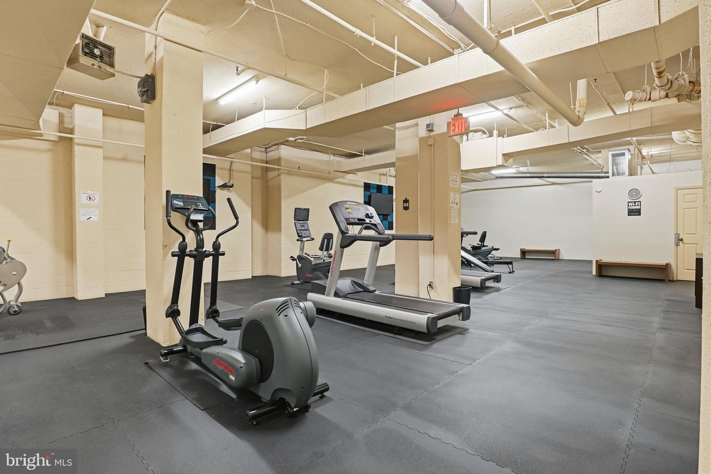 3713 S George Mason Dr #404 Property Photo 40