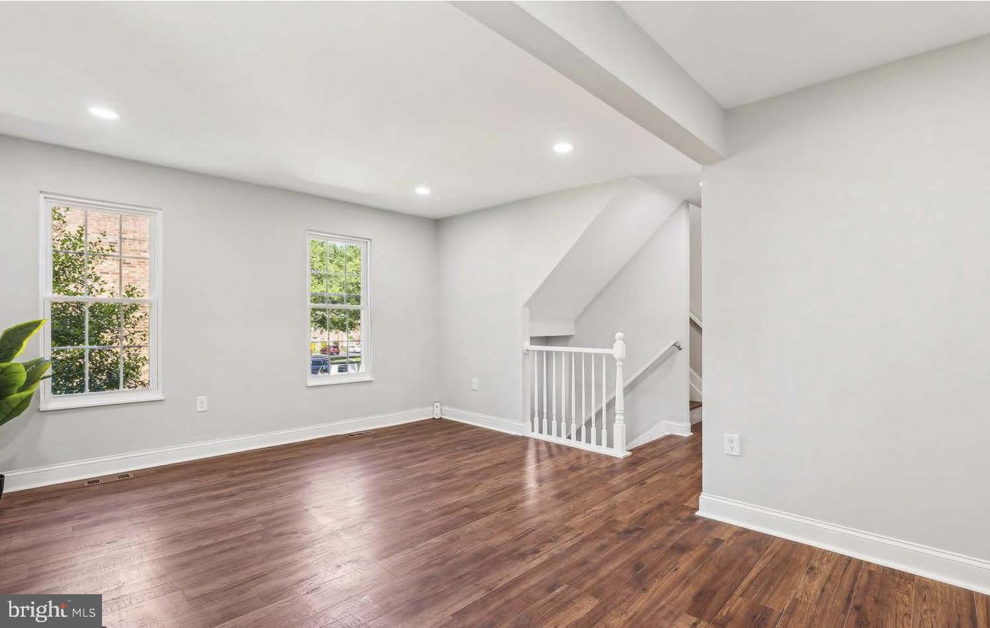 7081 Leewood Forest Dr Property Photo 5