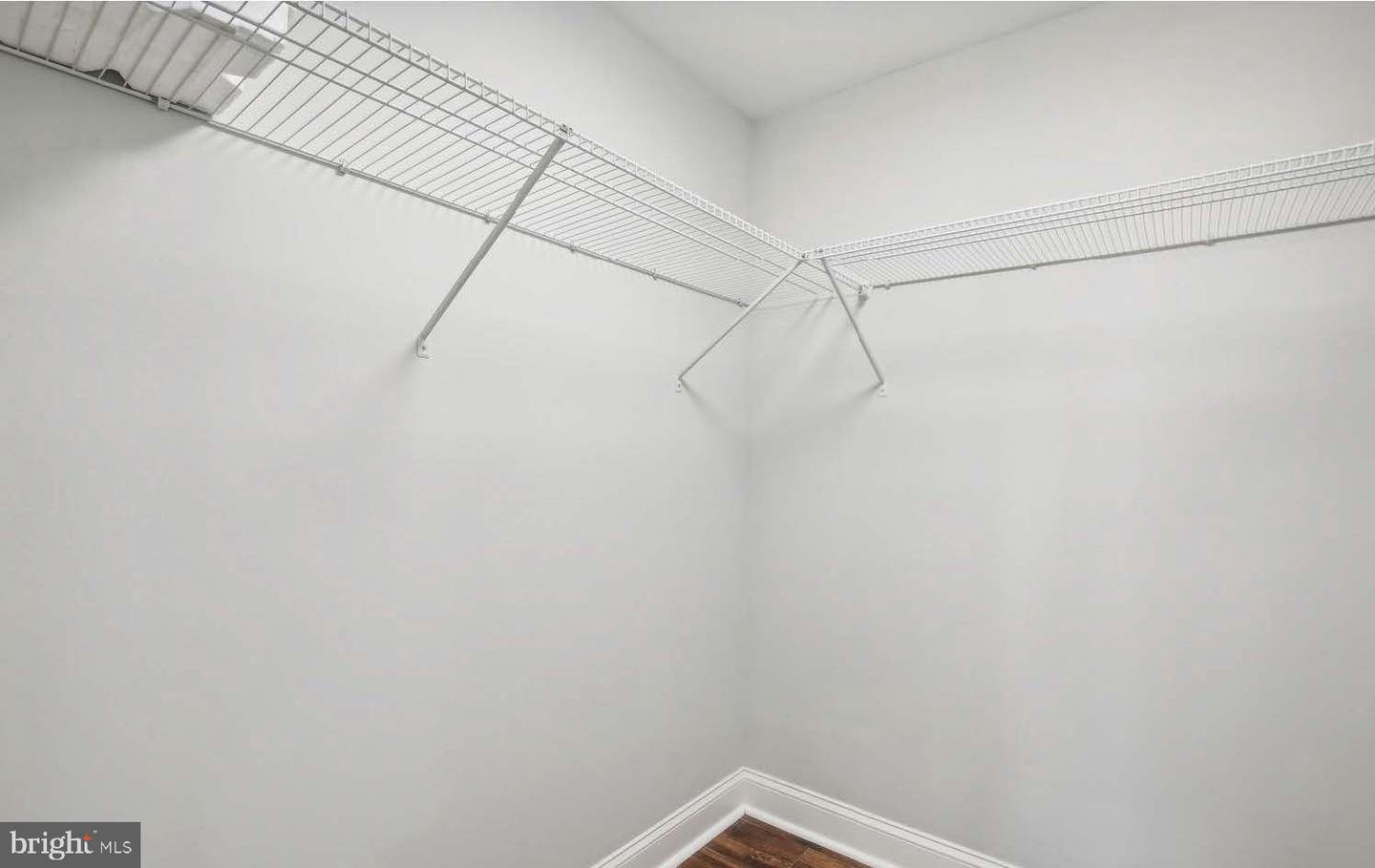 7081 Leewood Forest Dr Property Photo 8