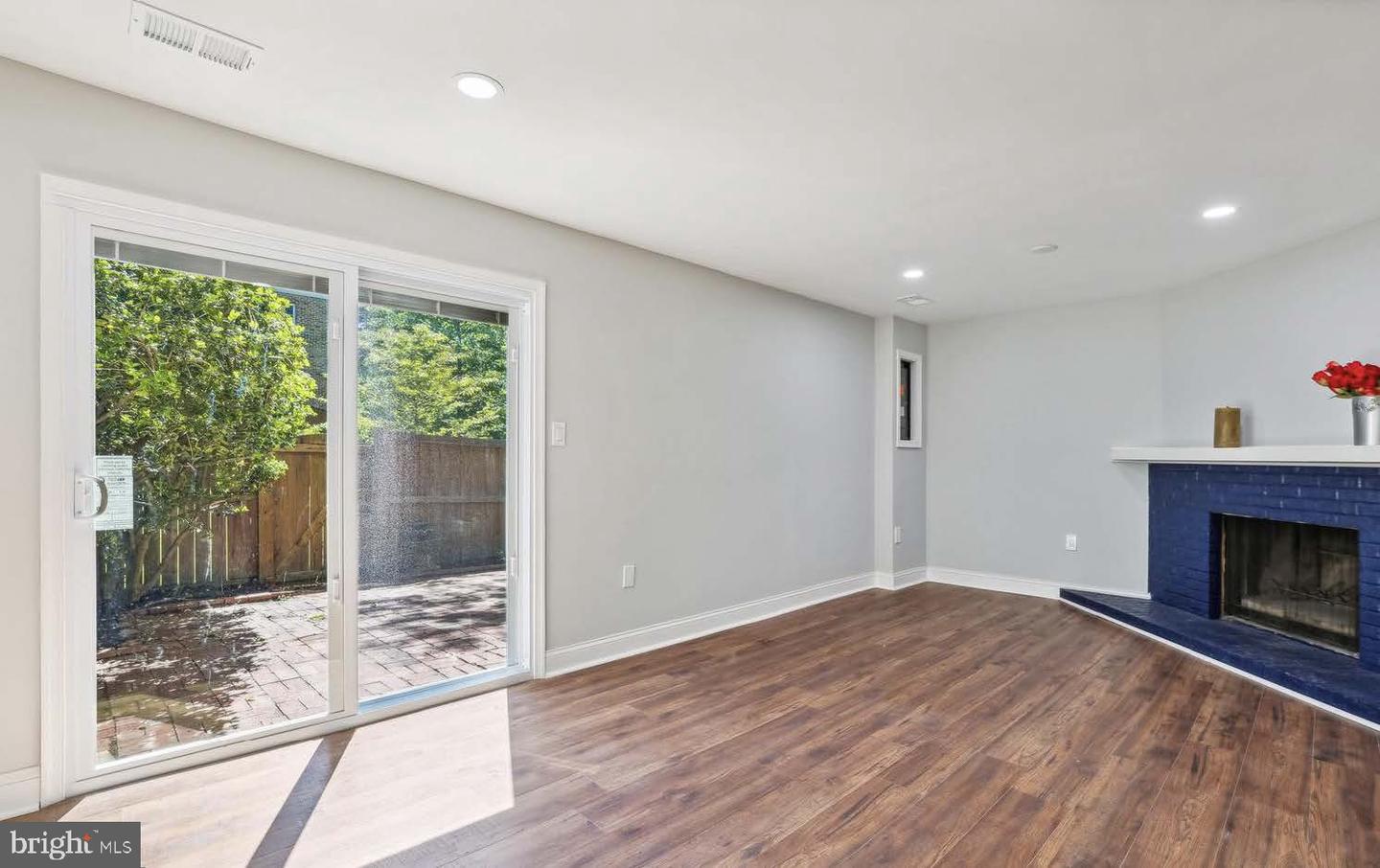 7081 Leewood Forest Dr Property Photo 14