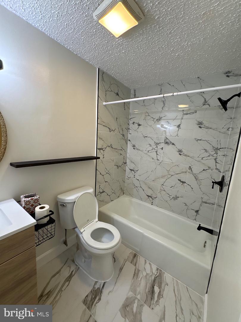7094 Spring Garden Dr #202 Property Photo 8