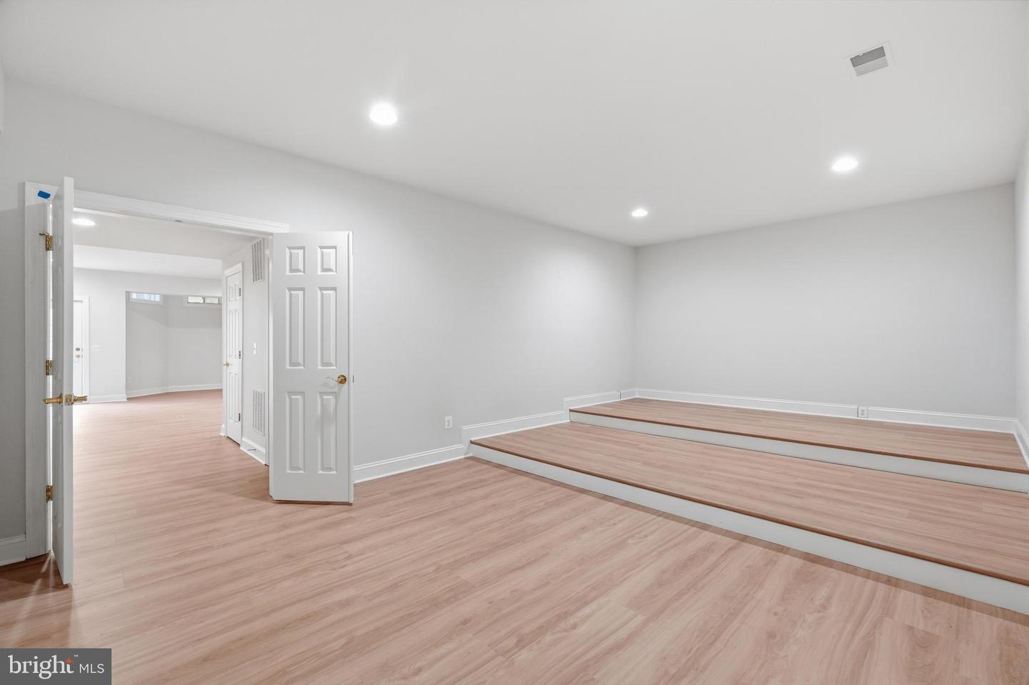5285 Meadow Estates Dr Property Photo 27