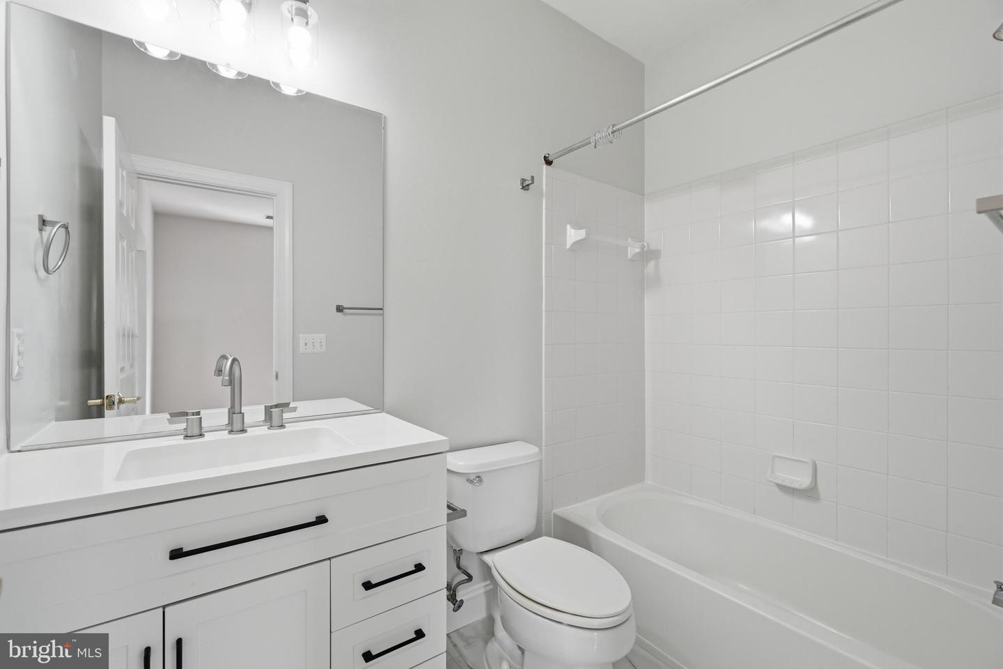 5285 Meadow Estates Dr Property Photo 31