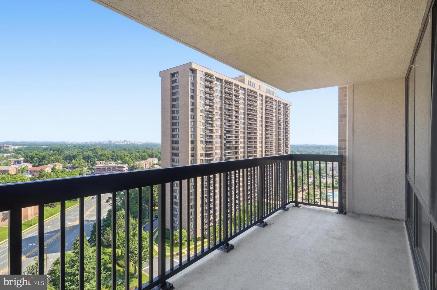 3709 S George Mason Dr #1305 E Property Photo 1