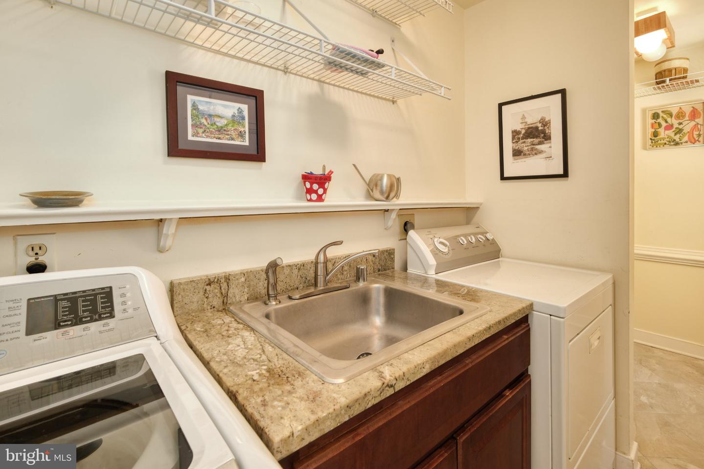 8107 Vista Point Ln Property Photo 45
