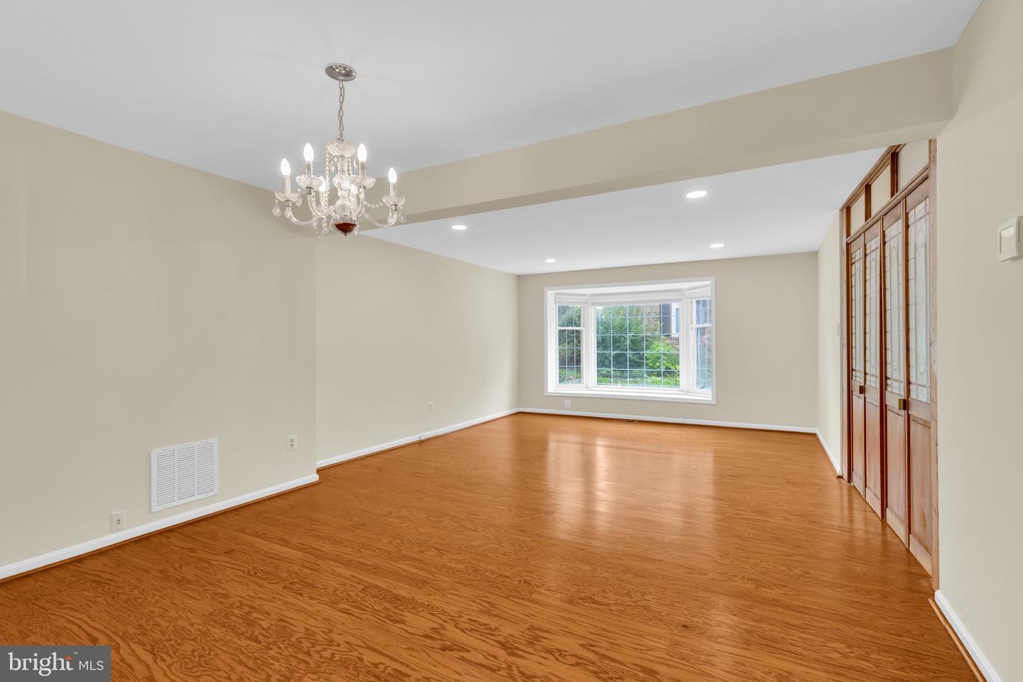 7428 Fountain Head Dr Property Photo 5