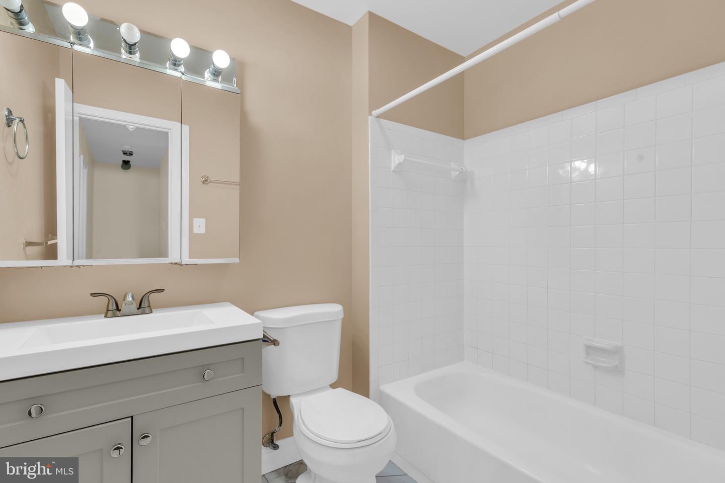 7428 Fountain Head Dr Property Photo 29