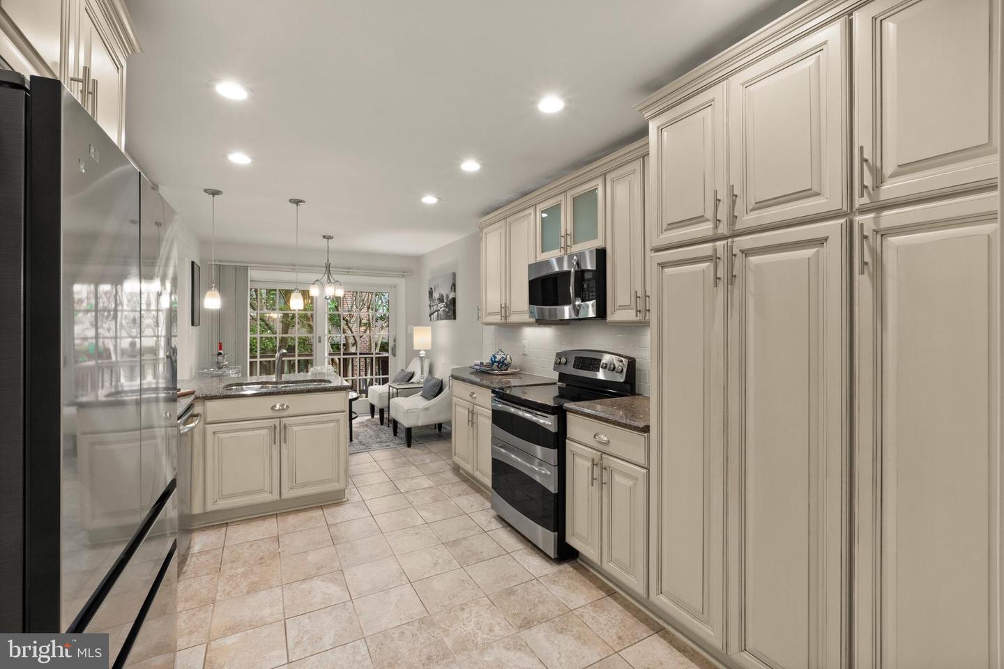 6312 Chaucer View Cir Property Photo 8