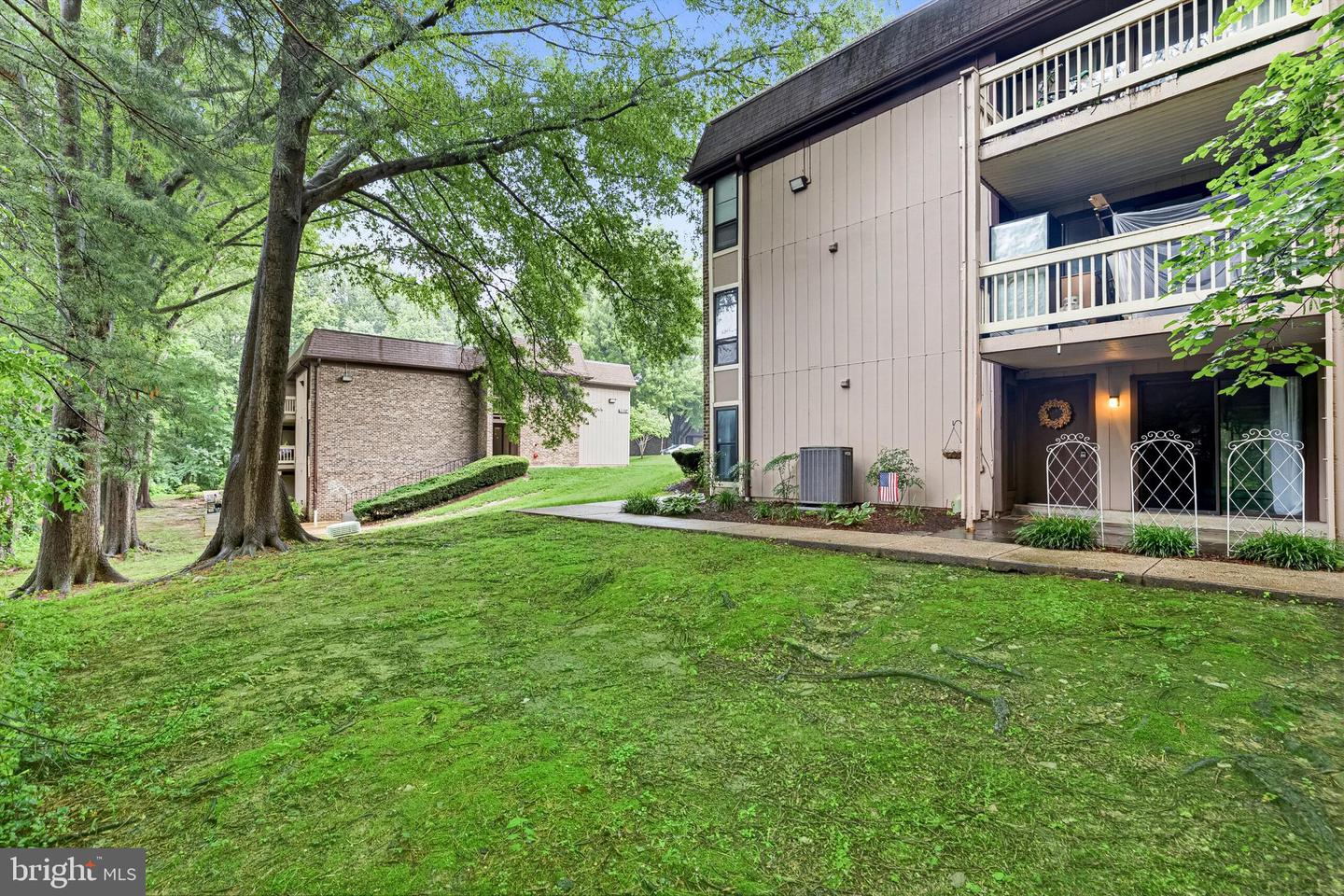 5816 Royal Ridge #l Property Photo 6
