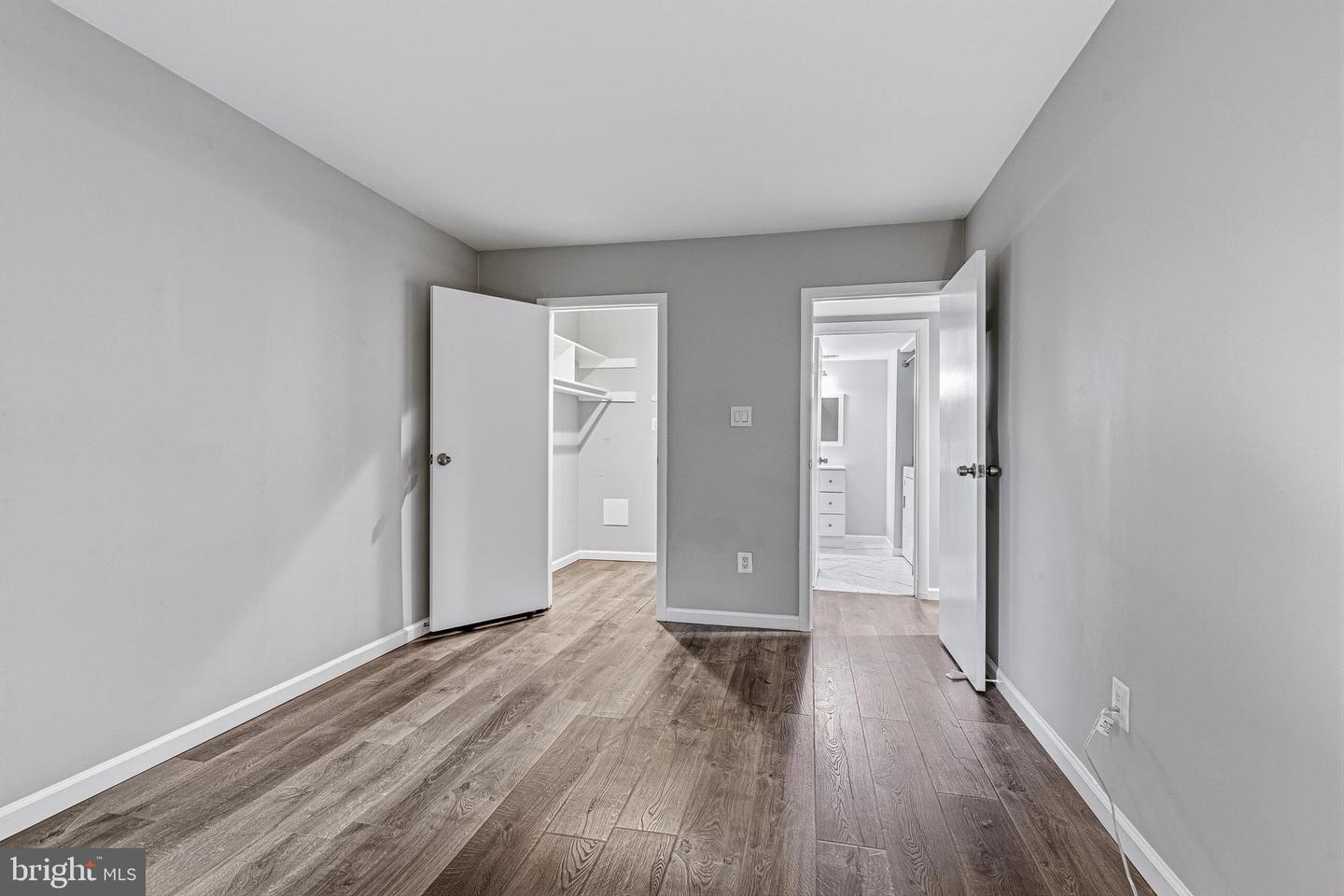 5816 Royal Ridge #l Property Photo 15