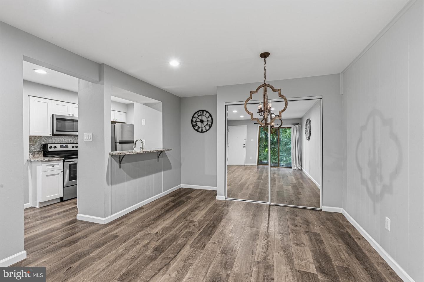 5816 Royal Ridge #l Property Photo 23