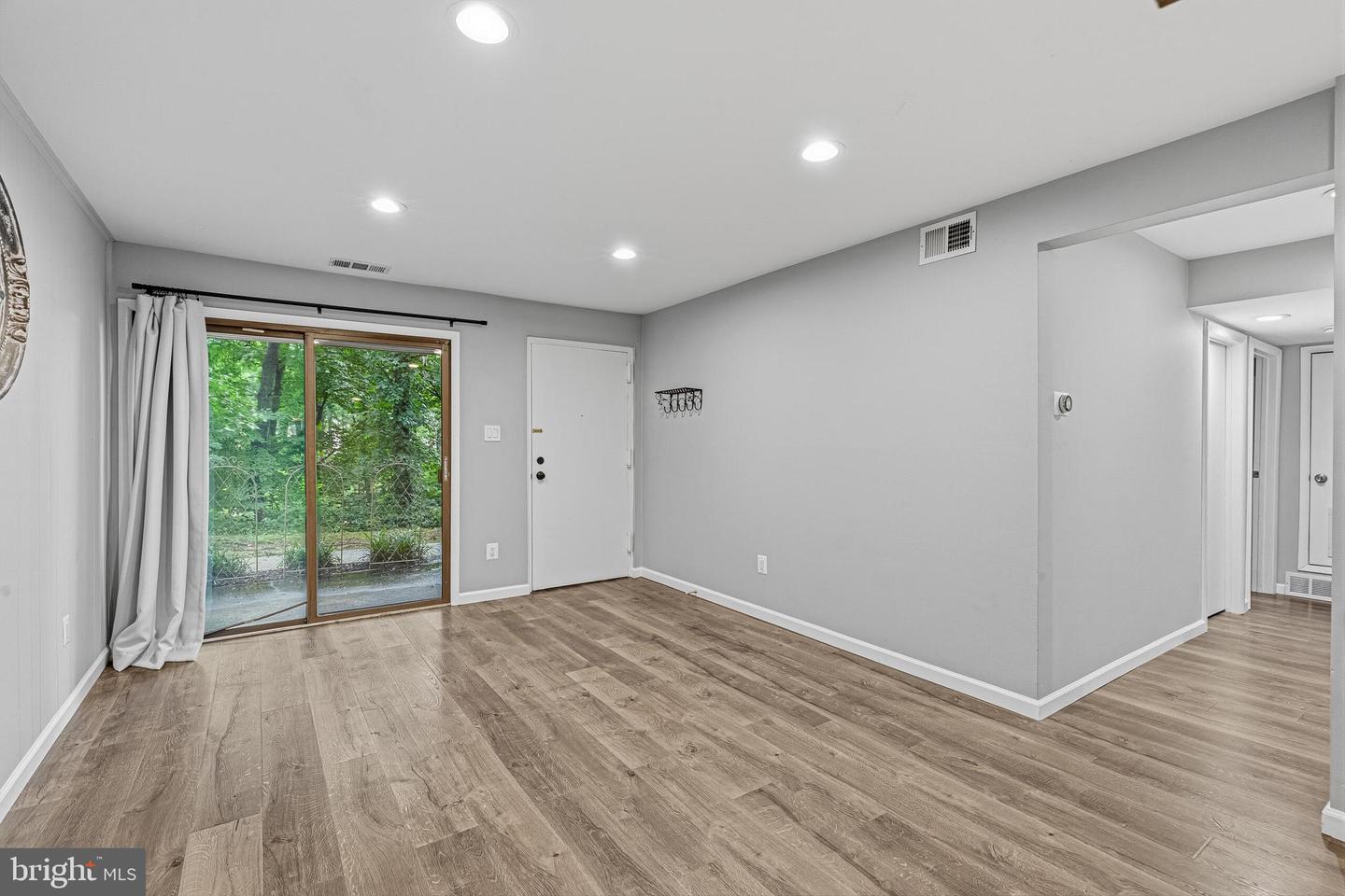 5816 Royal Ridge #l Property Photo 24