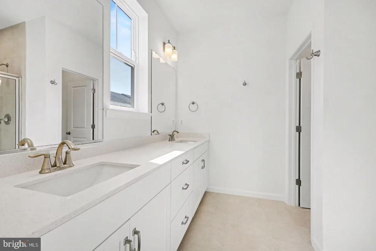 13716 Aviation Place Property Photo 9