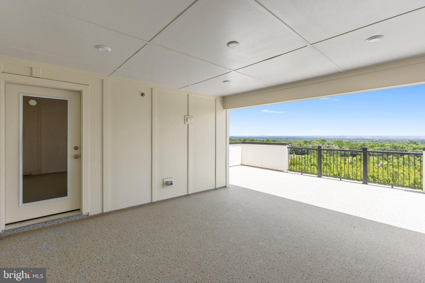 13716 Aviation Place Property Photo 12