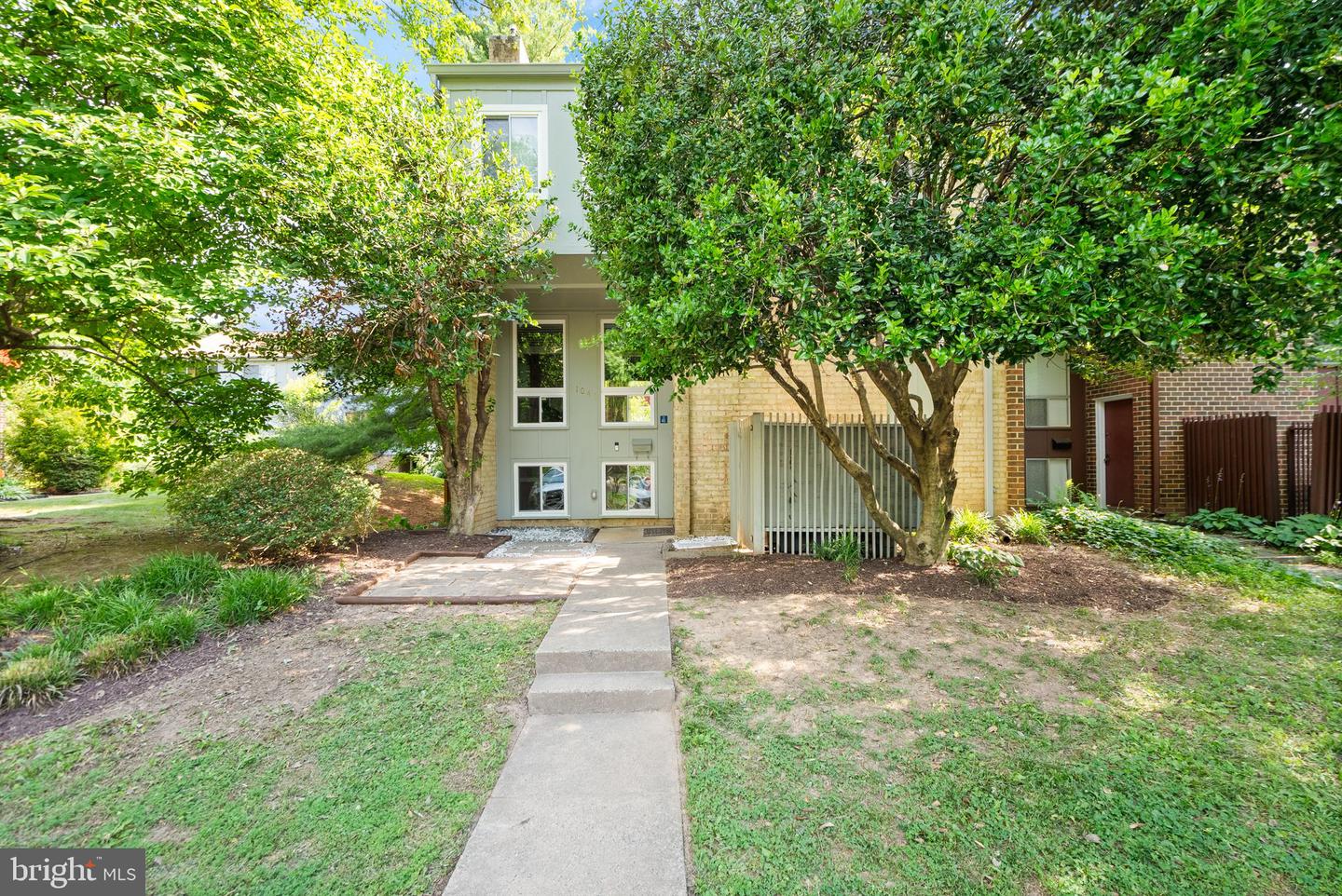 11041 Saffold Way Property Photo 3