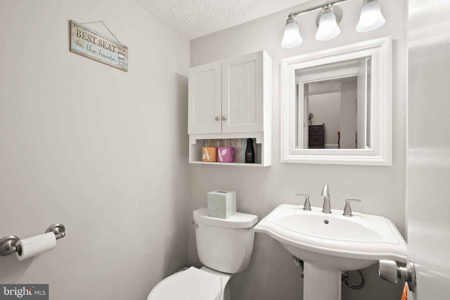 11041 Saffold Way Property Photo 10