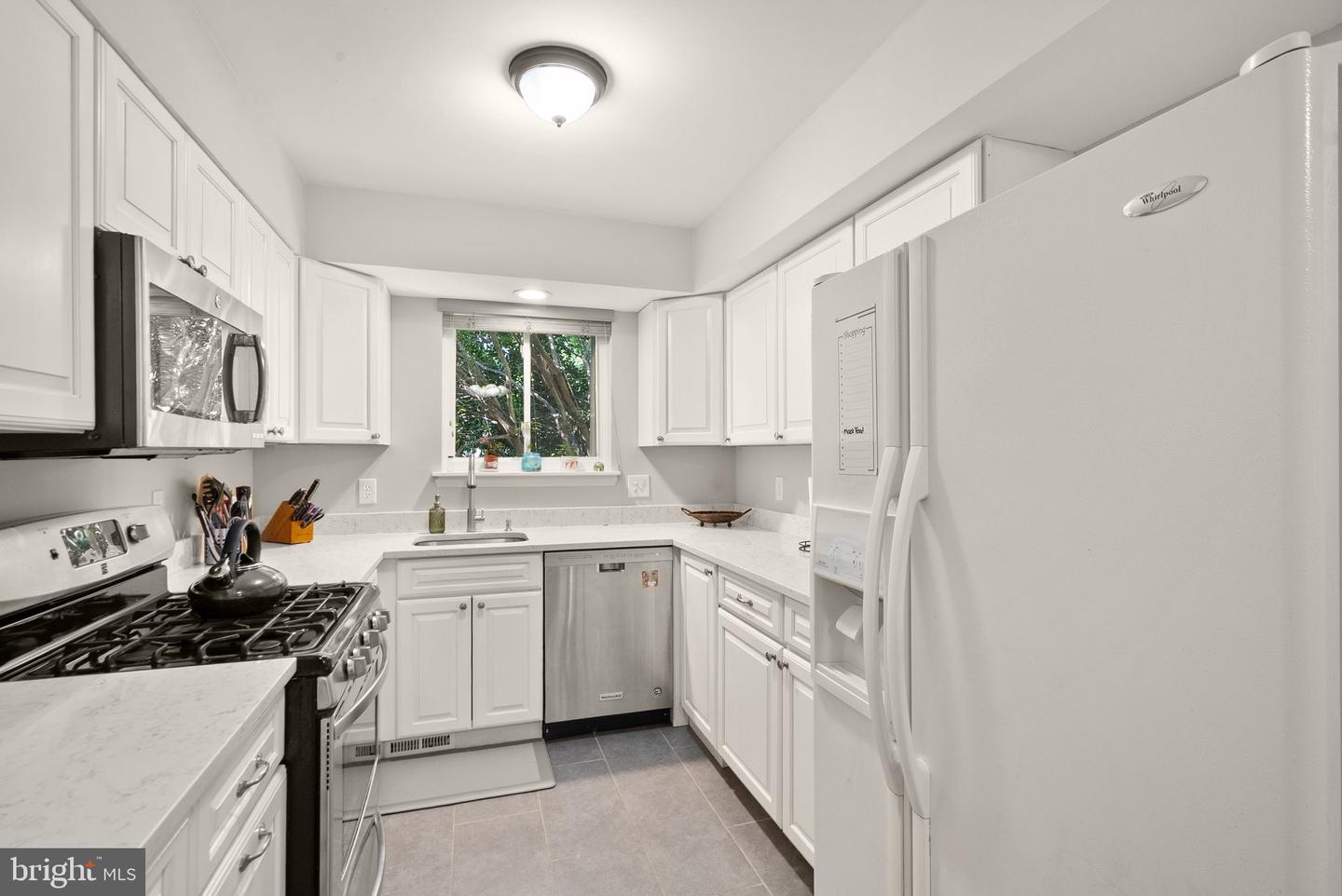 11041 Saffold Way Property Photo 14