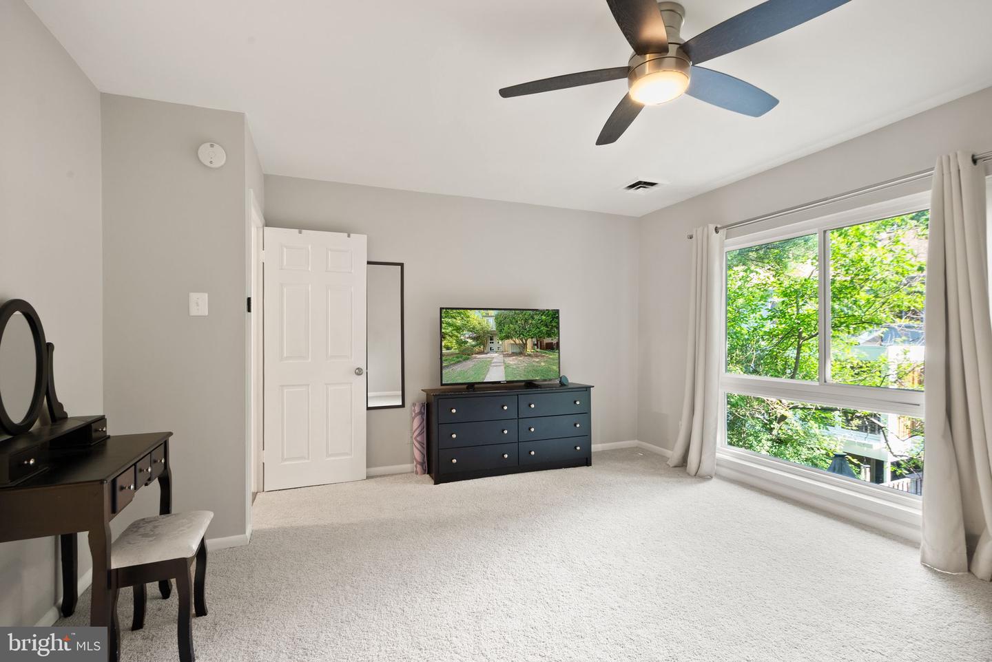11041 Saffold Way Property Photo 23