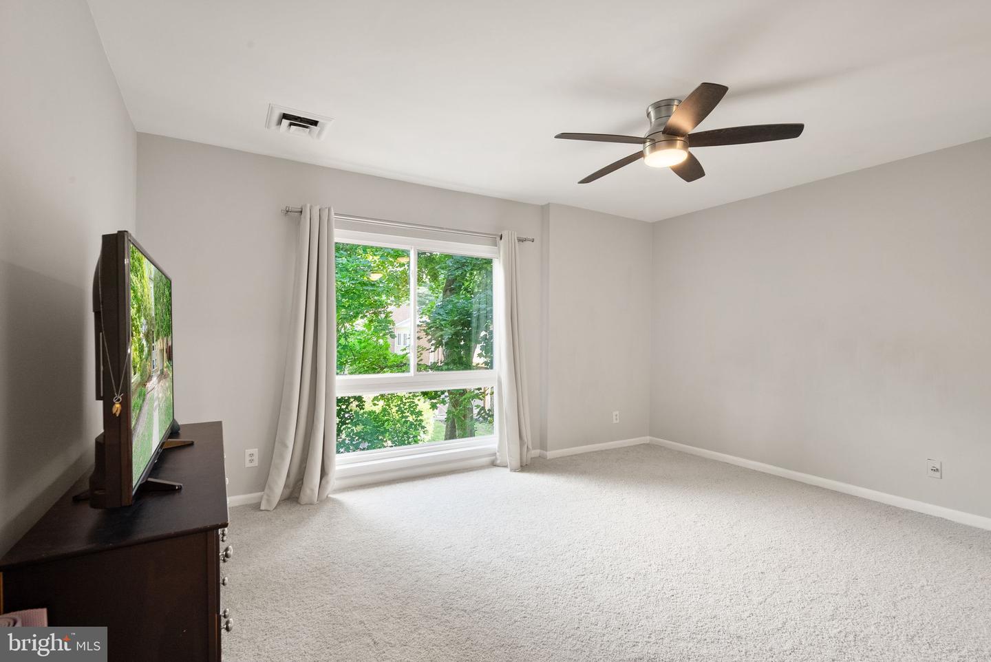 11041 Saffold Way Property Photo 25