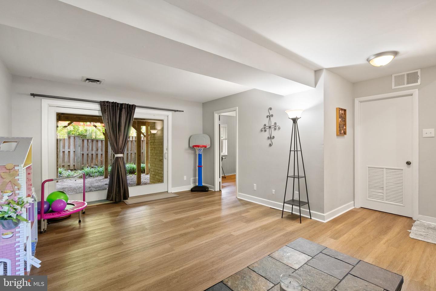 11041 Saffold Way Property Photo 39