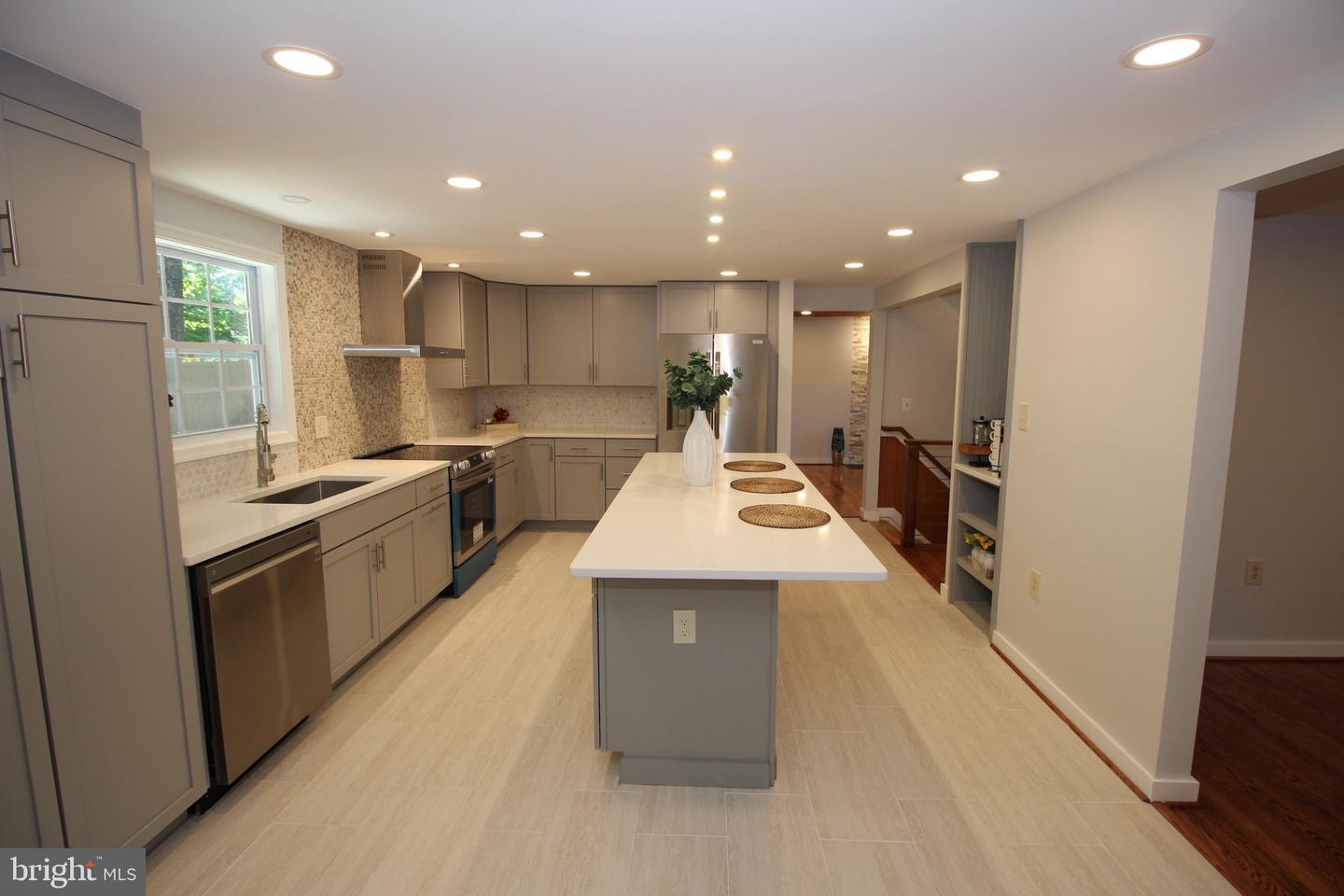 2283 Dosinia Ct Property Photo 6