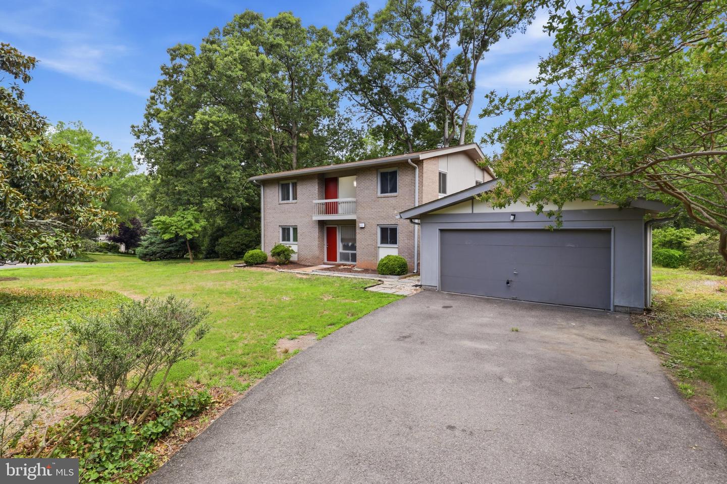 8804 MANSION FARM PL Property Photo 1