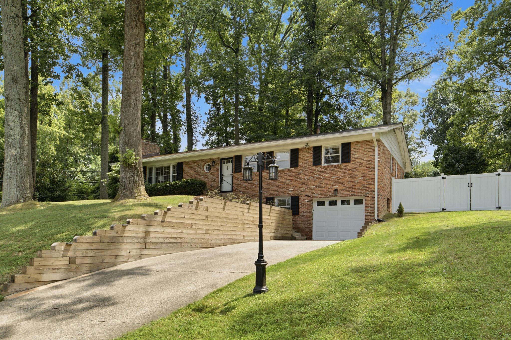 9201 BAYARD PL Property Photo 1