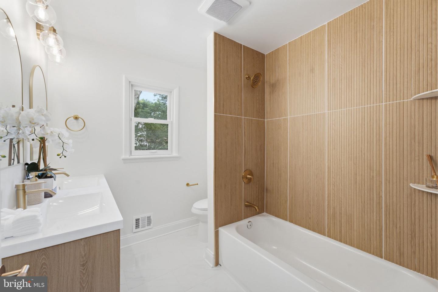 1716 Macon St Property Photo 13