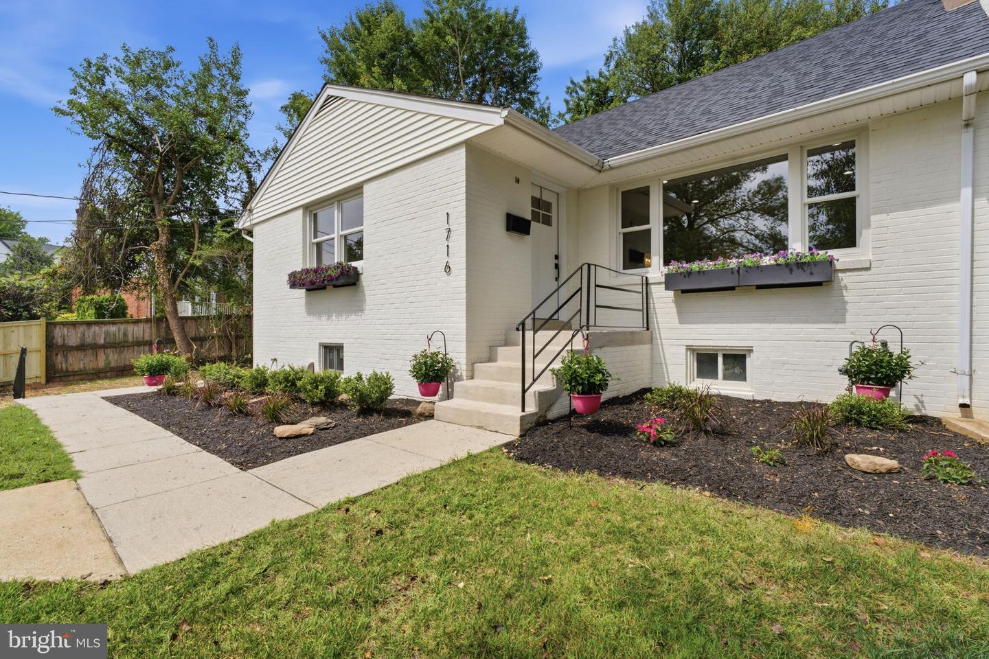 1716 Macon St Property Photo 36
