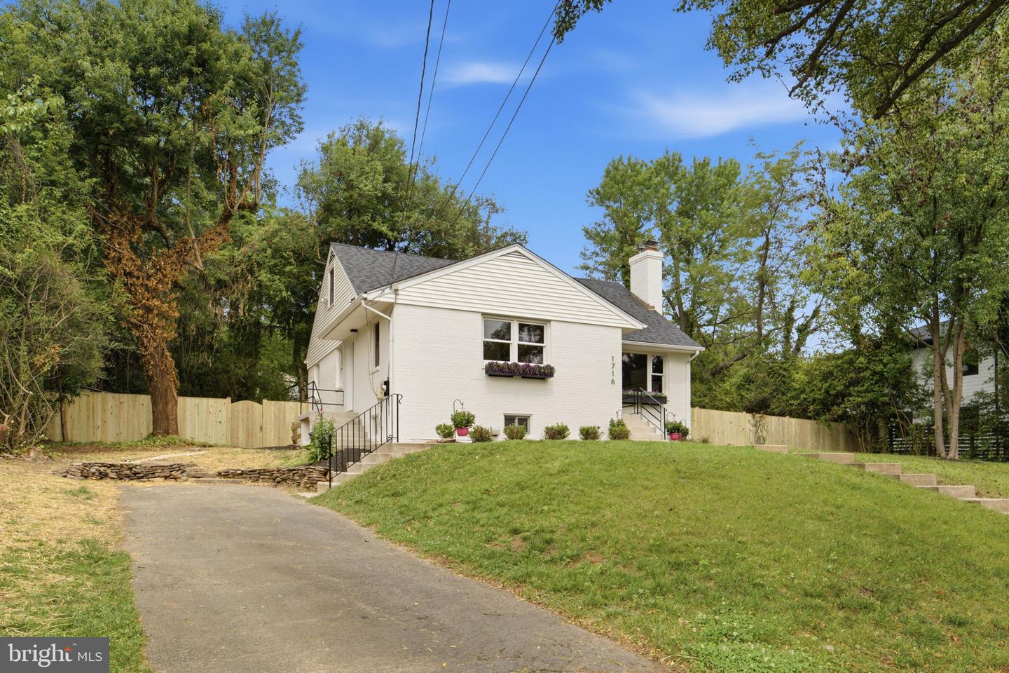 1716 Macon St Property Photo 40