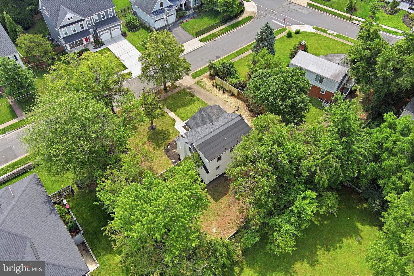 1716 Macon St Property Photo 44