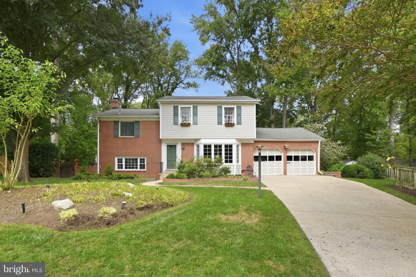 2504 Turbridge Ln Property Photo 1