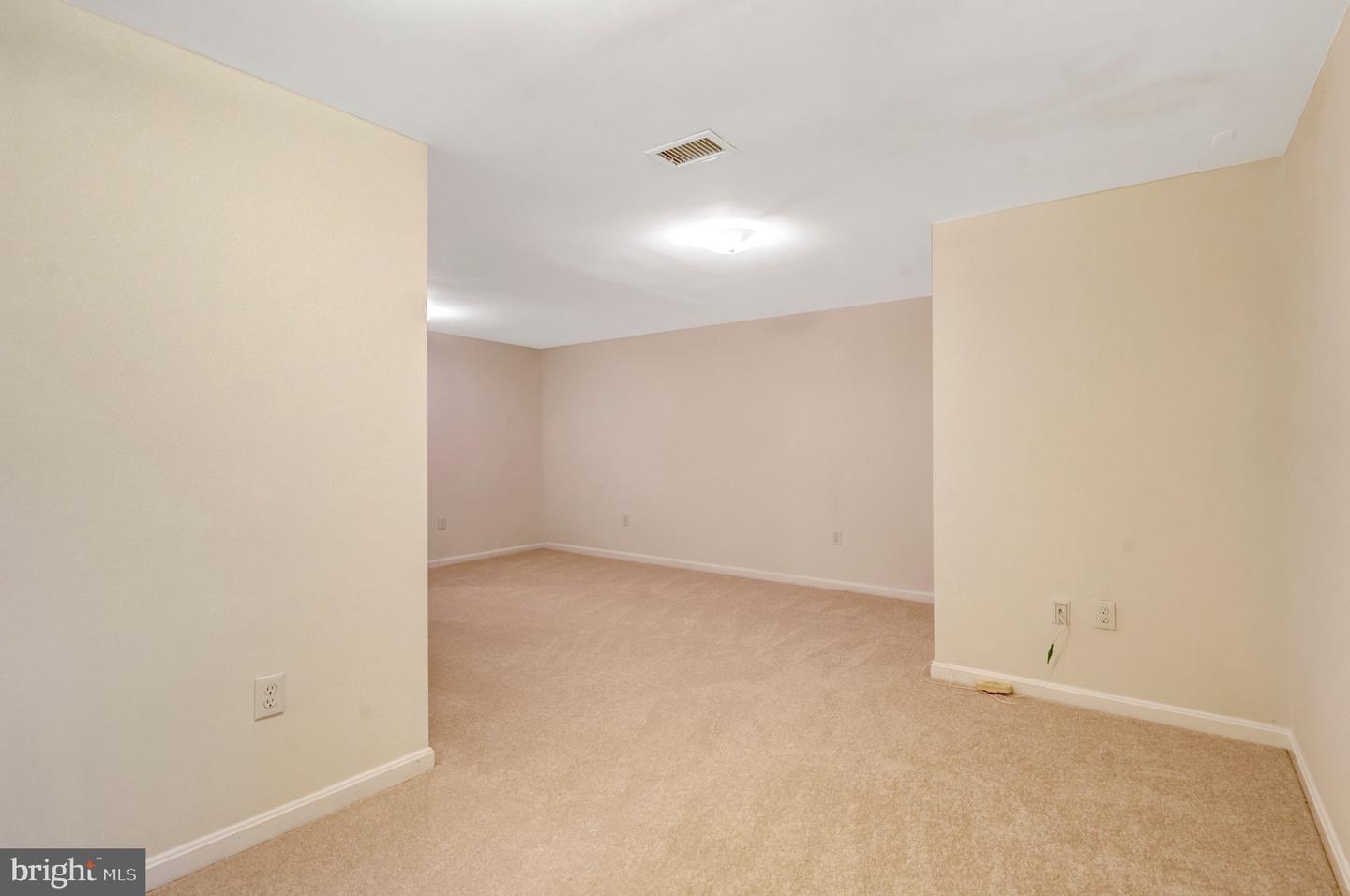 8051 Felecity Ct Property Photo 39