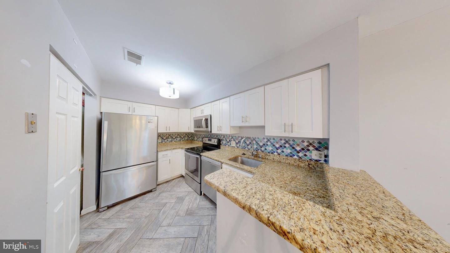 11100 Beaver Trail Ct #ll Property Photo 3