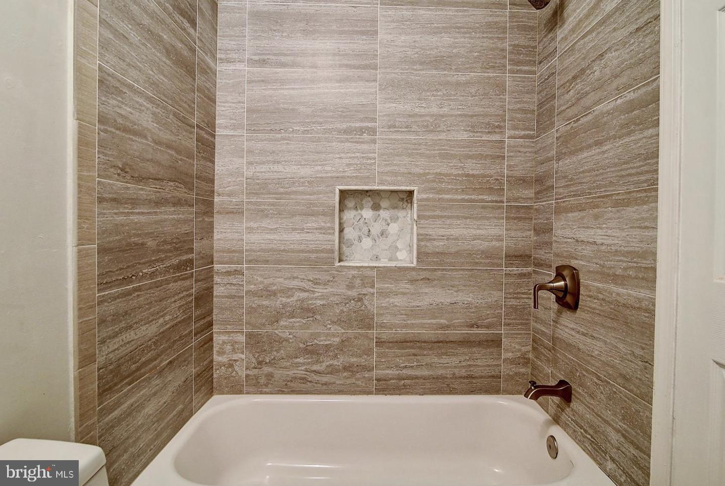 11100 Beaver Trail Ct #ll Property Photo 5