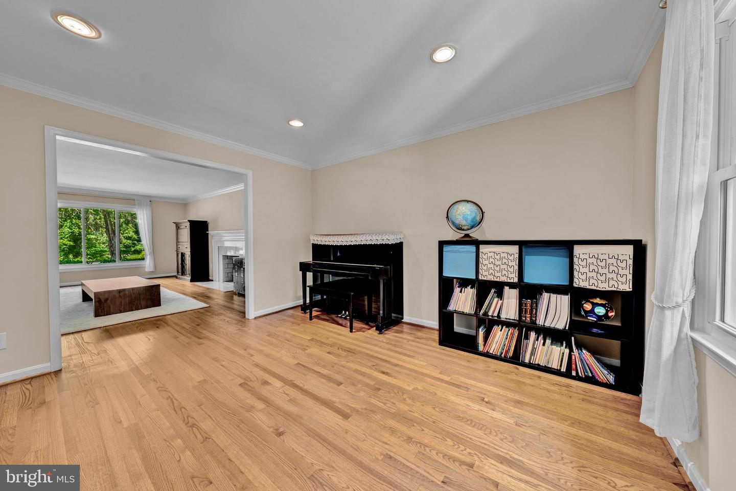 1077 Spring Hill Rd Property Photo 8