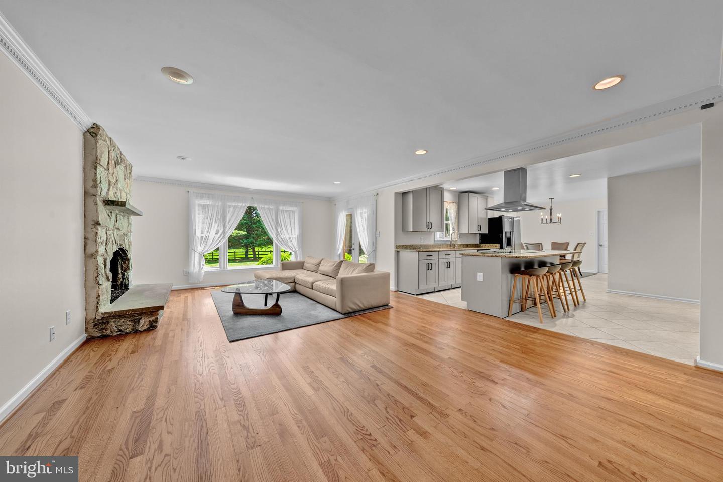 1077 Spring Hill Rd Property Photo 10