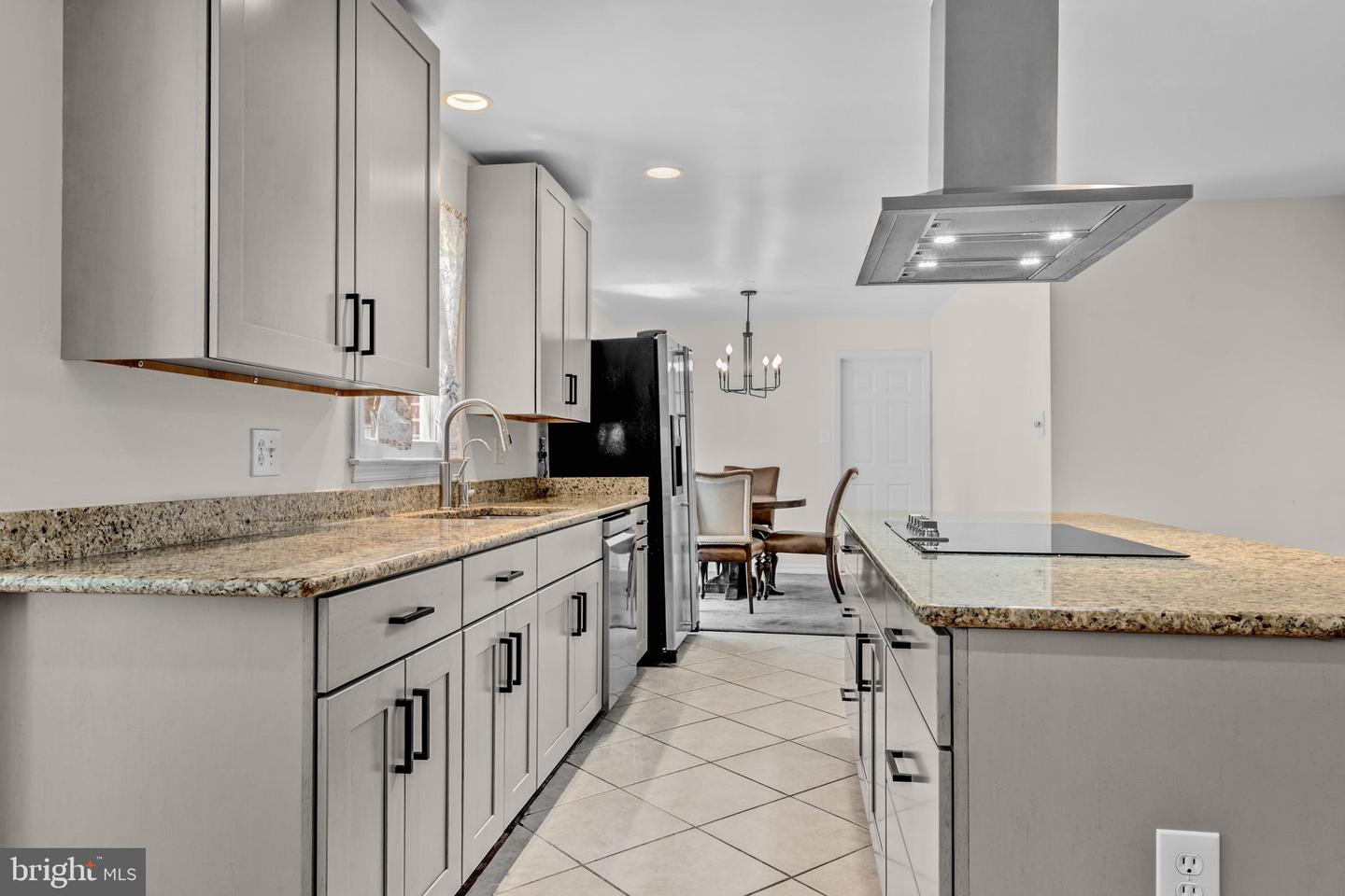 1077 Spring Hill Rd Property Photo 15