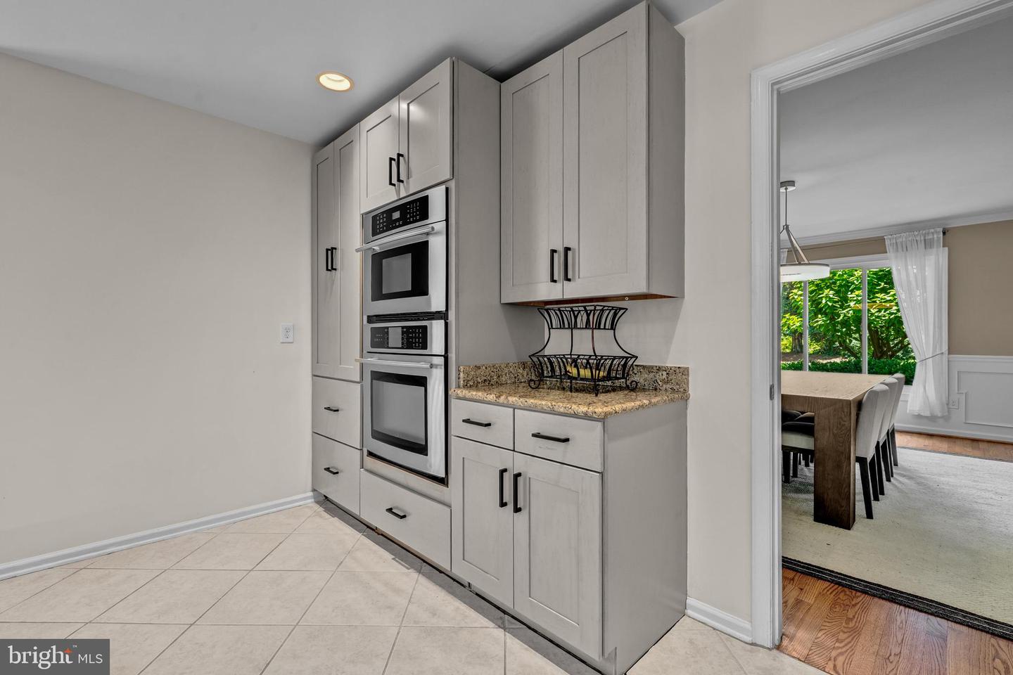 1077 Spring Hill Rd Property Photo 16