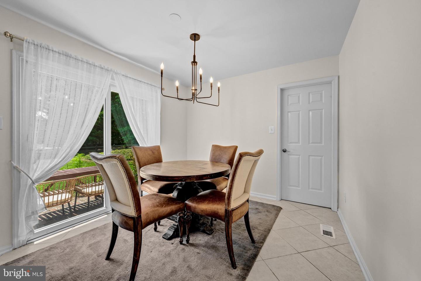 1077 Spring Hill Rd Property Photo 21
