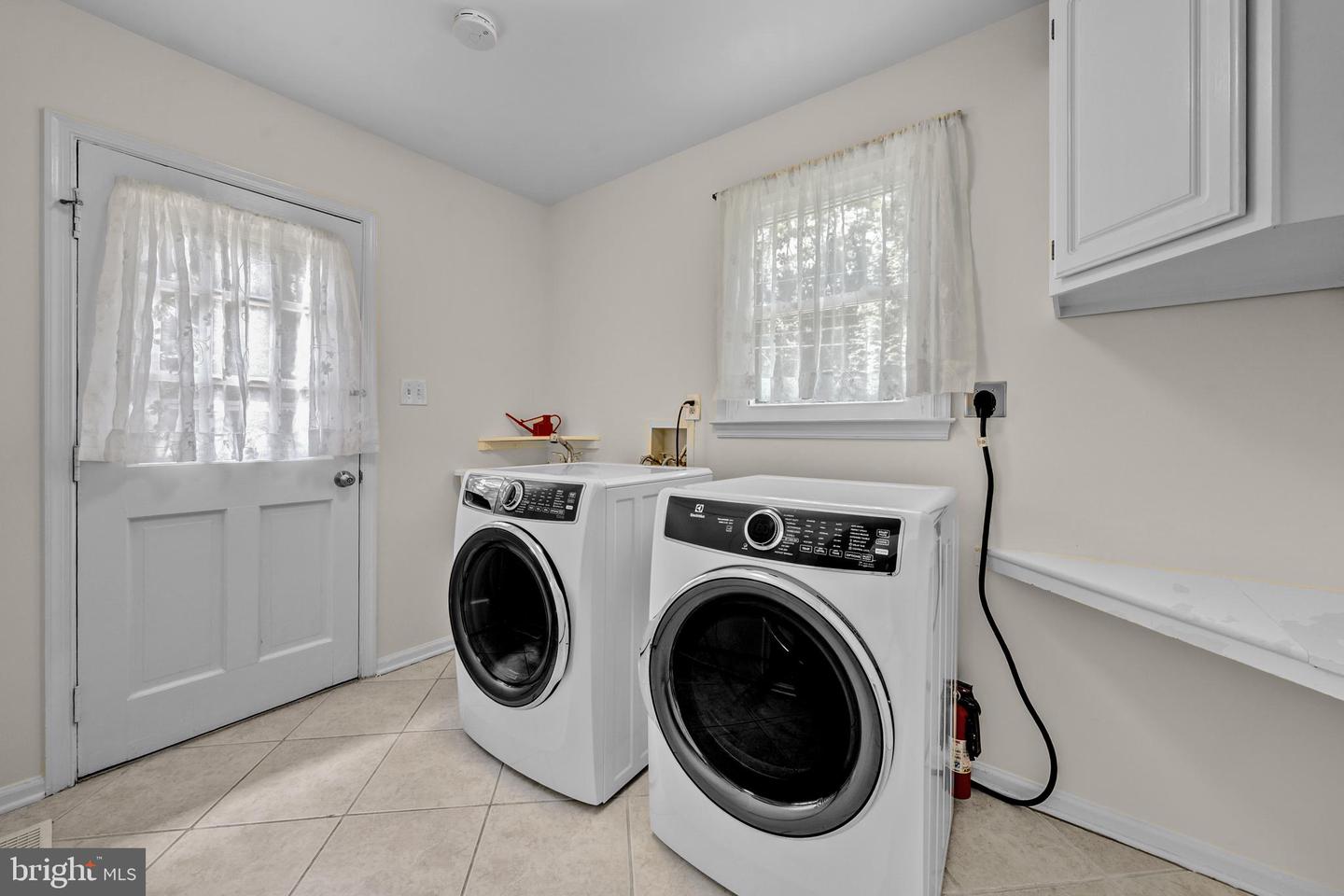 1077 Spring Hill Rd Property Photo 25
