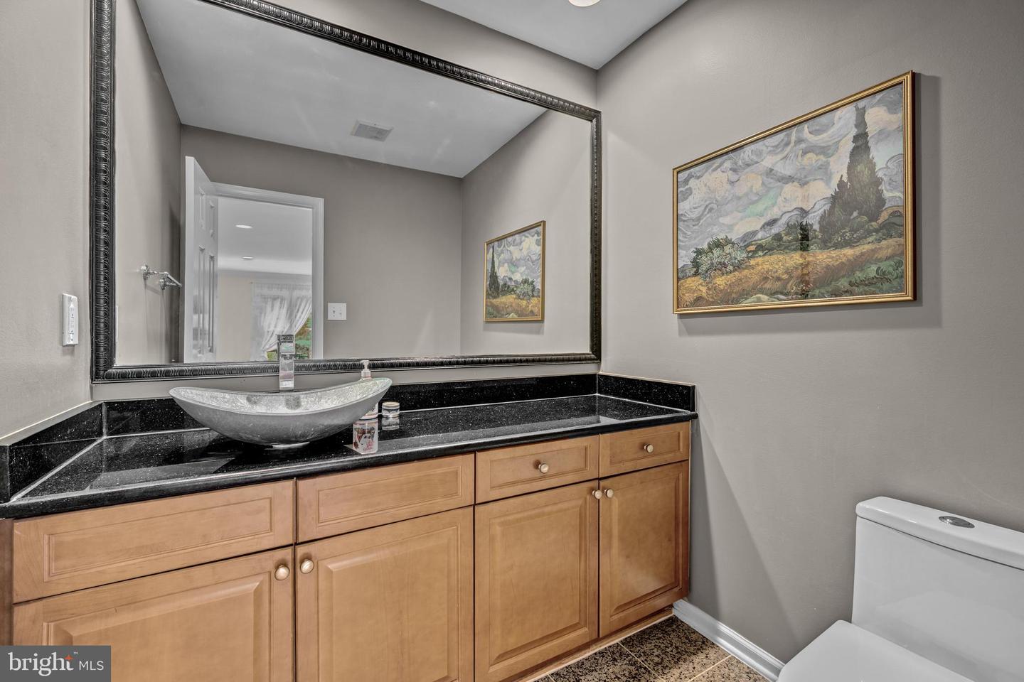 1077 Spring Hill Rd Property Photo 26
