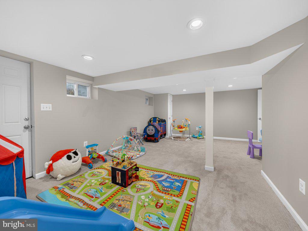 5502 Kings Park Dr Property Photo 38